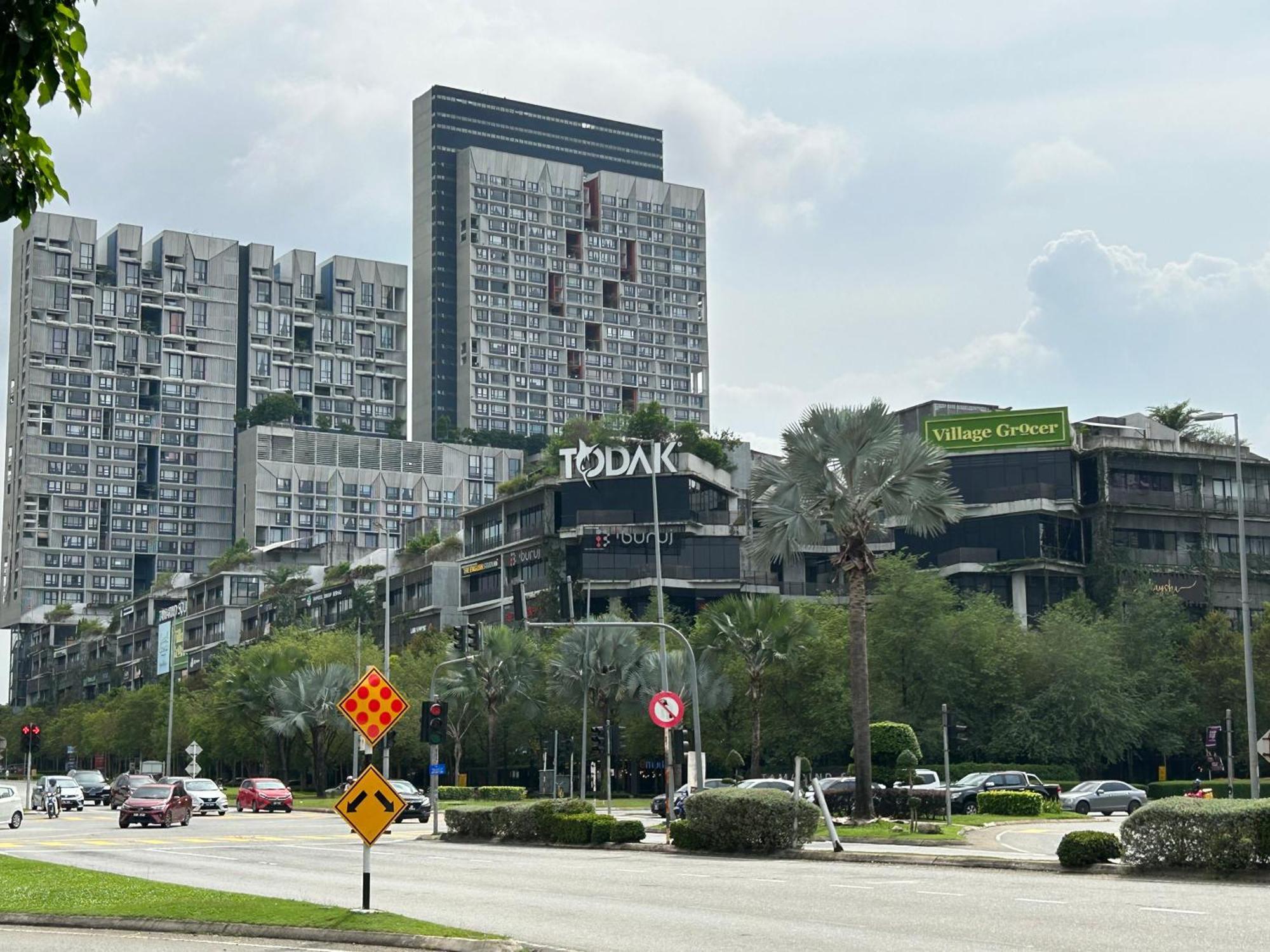 Mie Edusphere Suite, Of Near Tamarind Square